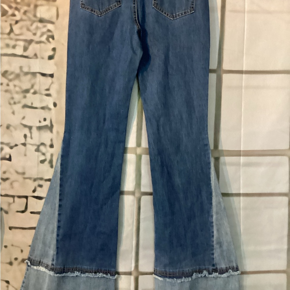 Classic Blue B Collection Retro Bell Bottom Jeans Sz Medium - Picture 10 of 11